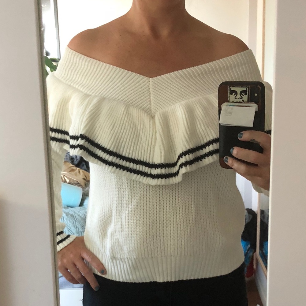Ruffled B&W sweater - like Self Portrait